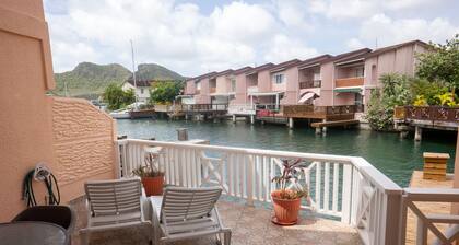 ISLAND PARADISE ON THE MARINA