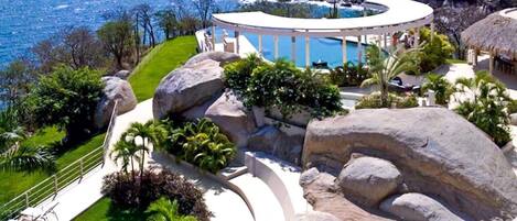 حمّام سباحة خارجي