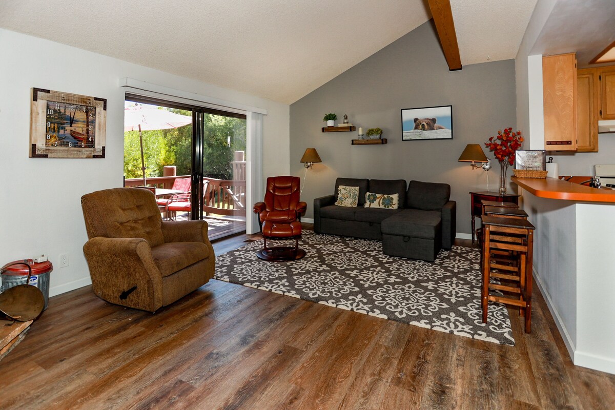 Cienega Getaway Lakeside Townhouse at Big Bear