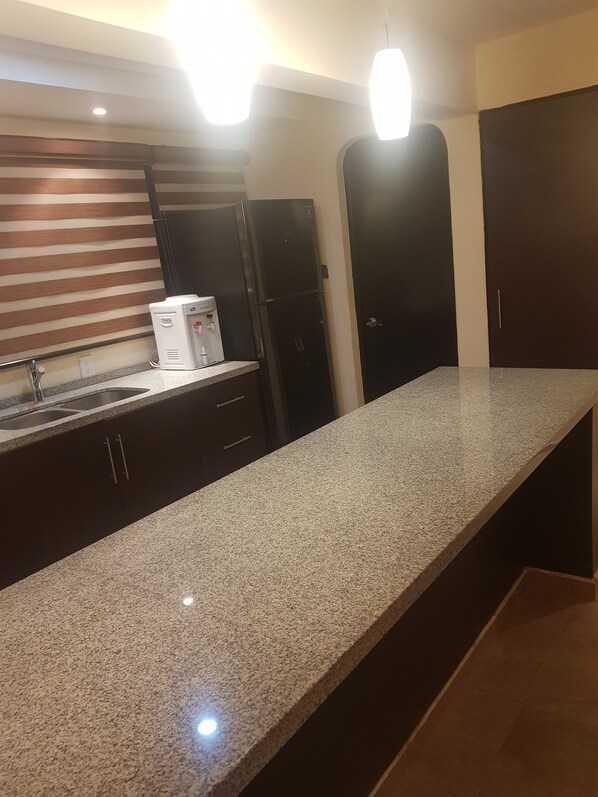 Fridge, microwave, oven, stovetop - Departamento Zona Dorada Acapulco (Acapulco de Juárez)