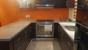 Fridge, microwave, oven, stovetop