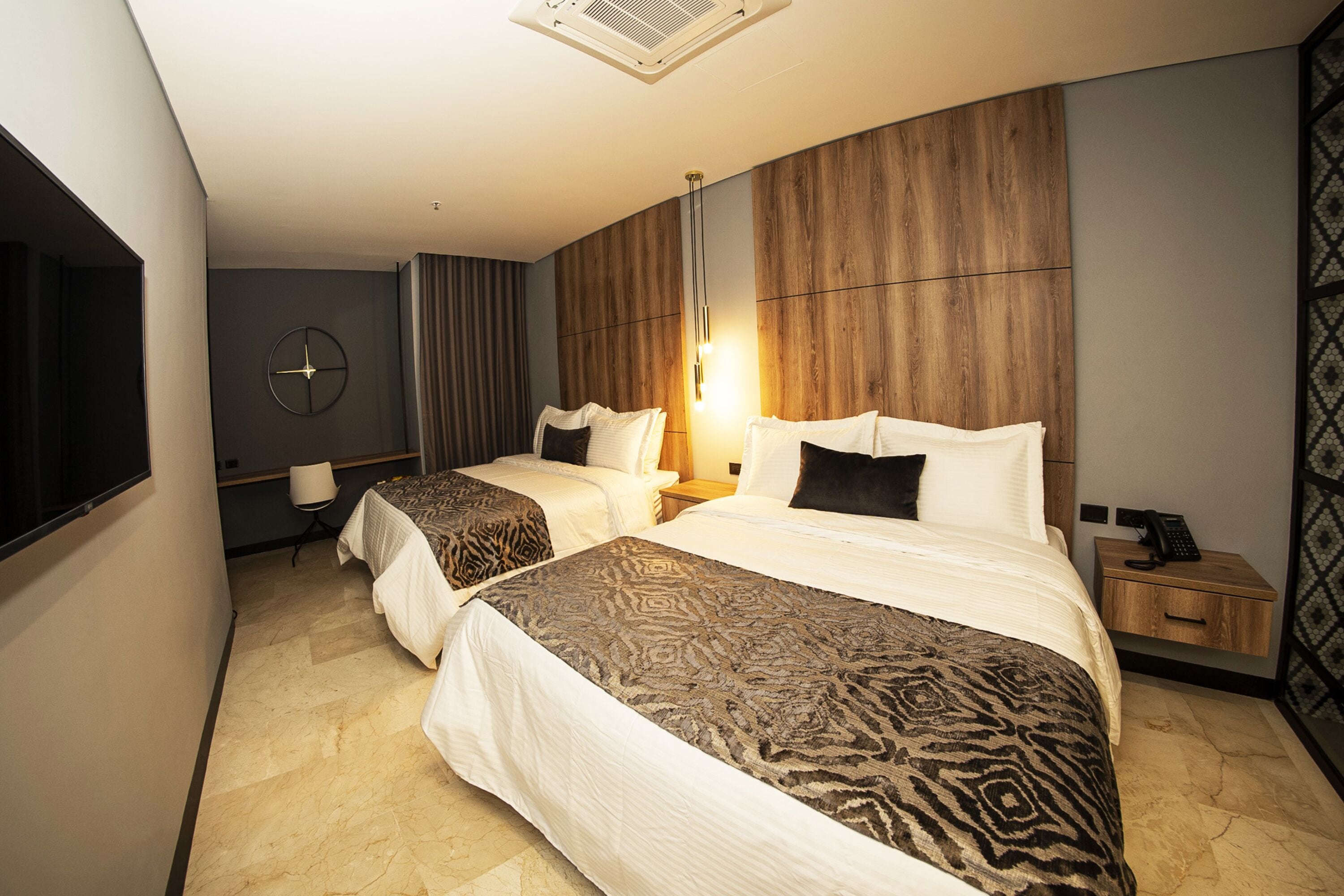 standard room, 2 queen beds | minibar, in-room safe, desk, laptop workspace