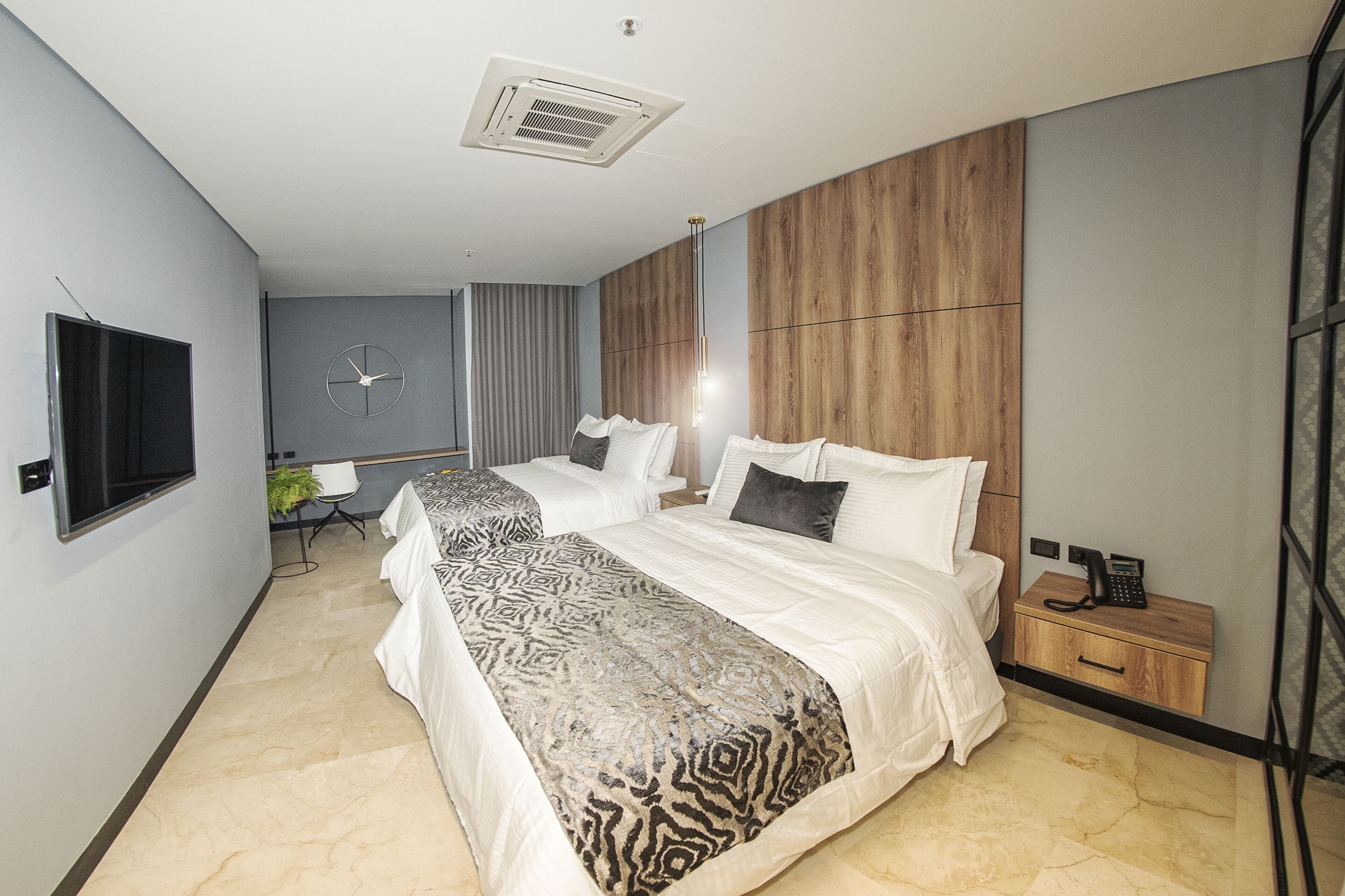 standard room, 2 queen beds | minibar, in-room safe, desk, laptop workspace