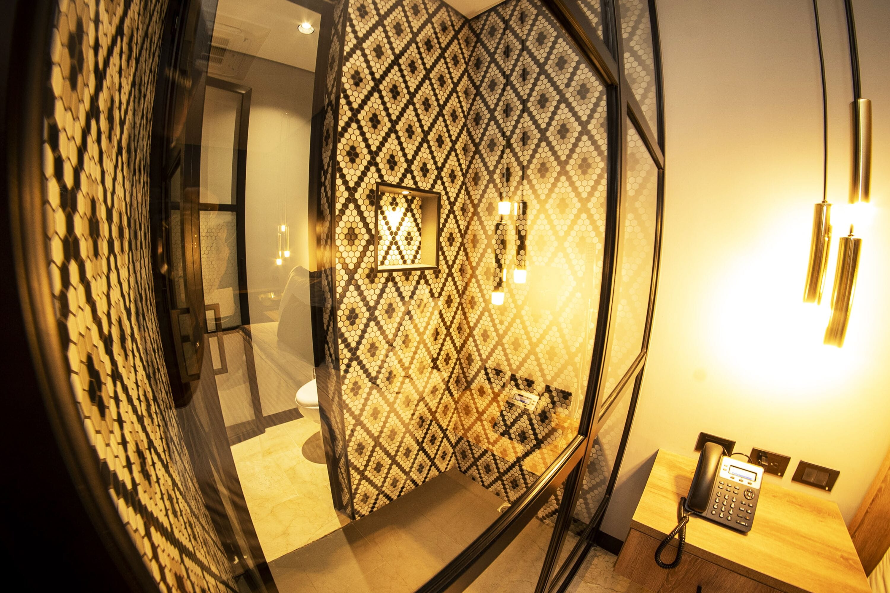 standard double room | bathroom | towels