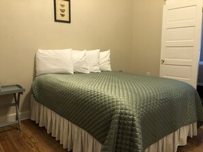 2 chambres, fer et planche à repasser, Wi-Fi, draps fournis