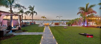 Retreat | Lake Hot Tub Paddle Boards Speakeasy