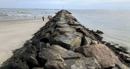 Ocean Front Pent House Beautiful Beach View Full Furnished Family Vacation Condo