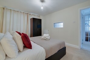 House | 2 bedrooms, iron/ironing board, free WiFi, bed sheets