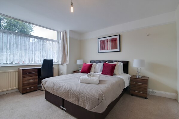 House | 2 bedrooms, iron/ironing board, free WiFi, bed sheets