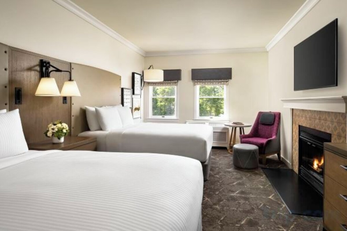 Deluxe Room with 2 Queen, Fireplace, More Space, Garden Views, 370 sqft, 34 sqm