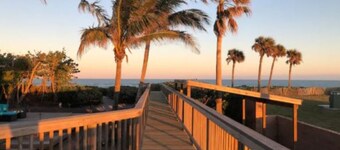 OCEANFRONT PARADISE with Direct Beach Access. Hammocks, Heated Pool, Fire Pit