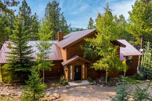 Exterior - Huge Ski House on Golf Course - Hot Tub - Sleeps 16! (Angel Fire)