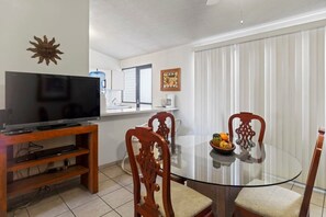 Dining - +MS +Espectacular Suite +Alberca Áreas Verdes +30D (Santiago de Querétaro)