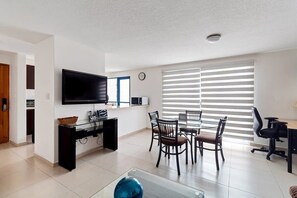 Dining - +MS +Espectacular Suite +Alberca Áreas Verdes +3B (Santiago de Querétaro)