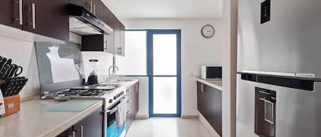 Fridge, microwave, oven, stovetop