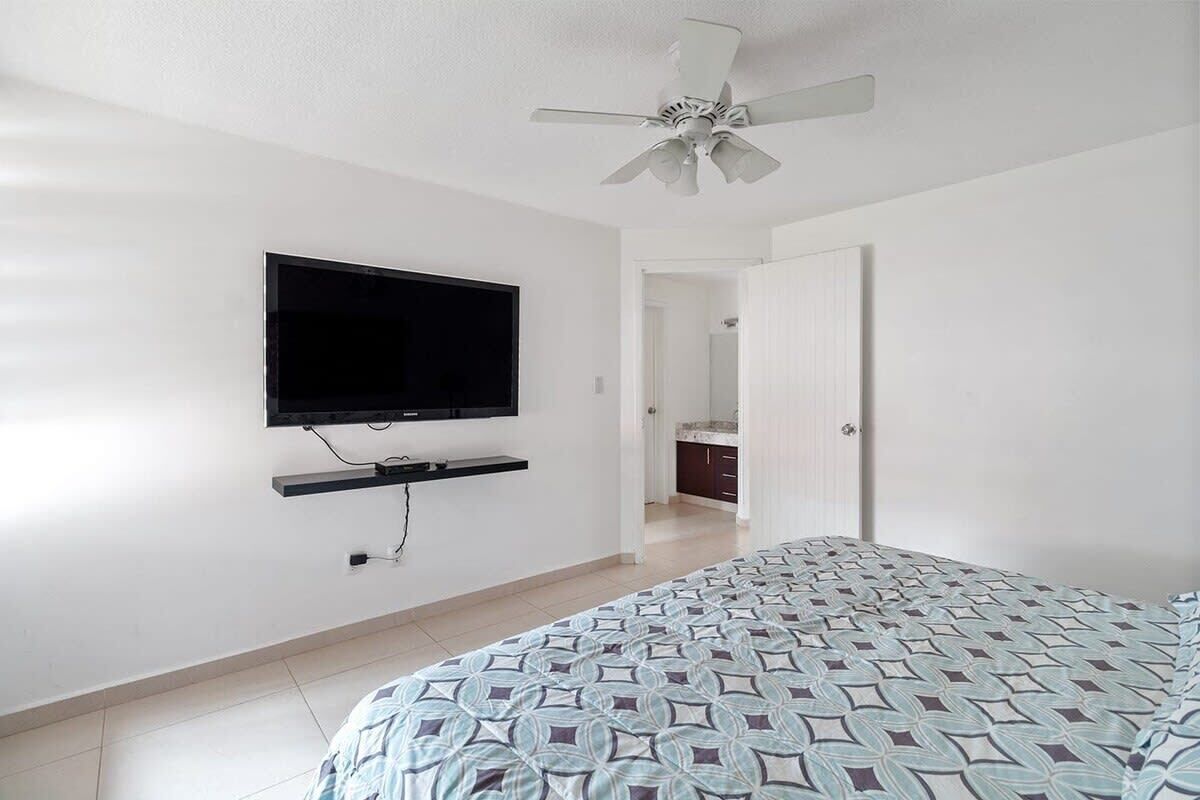 2 dormitorios, tabla de planchar con plancha, wifi y ropa de cama