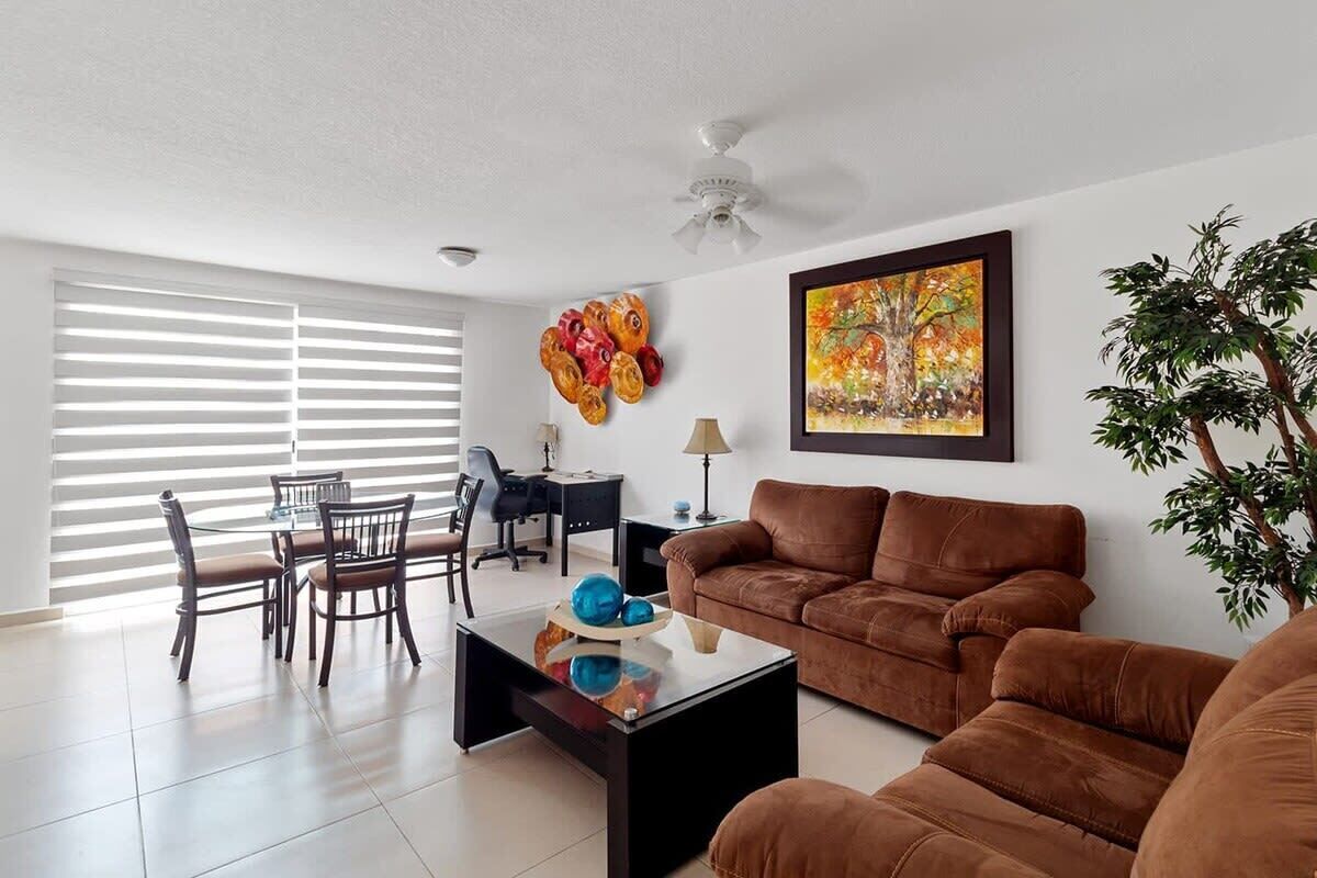 Fernseher, Stereoanlage, Arbeitsbereiche