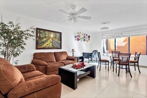 TV, stereo, offices - +MS +Espectacular Suite +Alberca Áreas Verdes +9A (Santiago de Querétaro)