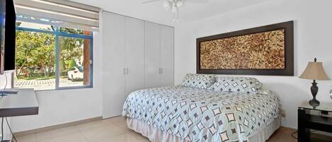 2 chambres, fer et planche à repasser, Wi-Fi, draps fournis