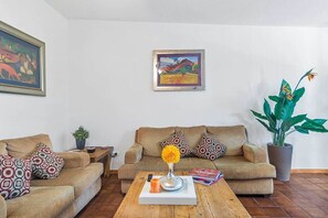 Télévision, Netflix, services de streaming, chaîne hi-fi