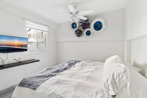 1 chambre, fer et planche à repasser, Wi-Fi, literie fournie