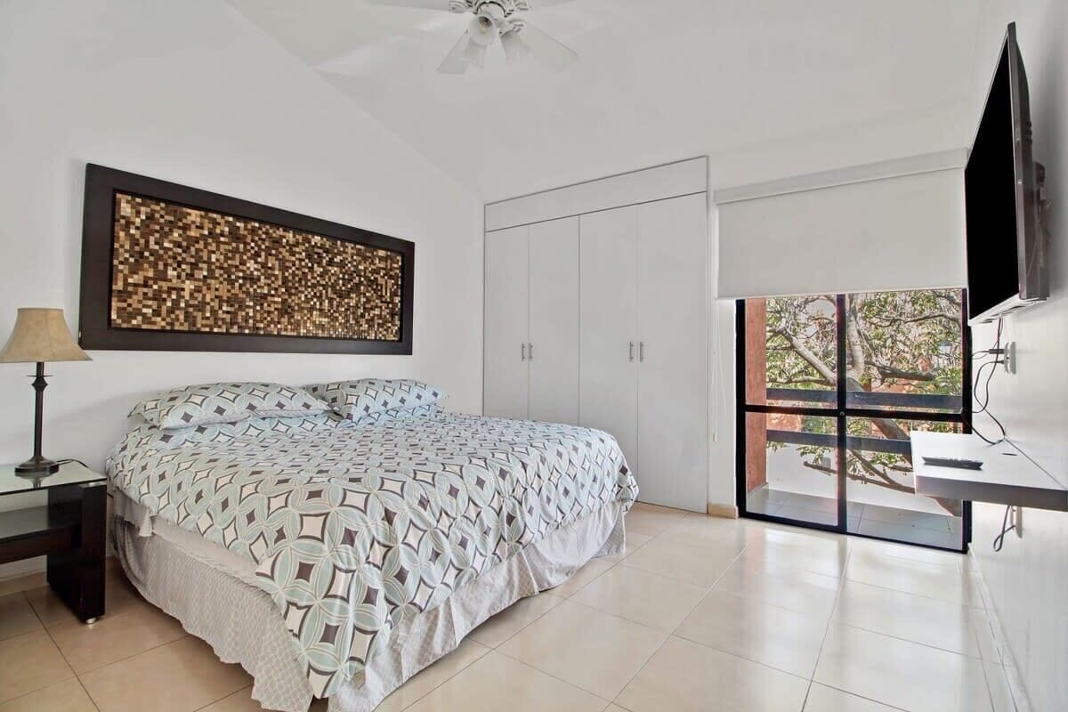 2 chambres, fer et planche à repasser, Wi-Fi, draps fournis