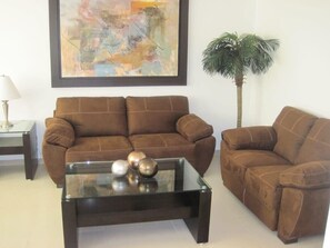 テレビ、書斎 / ワークスペース