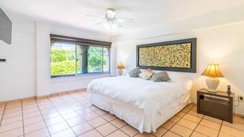 1 dormitorio, tabla de planchar con plancha, wifi y ropa de cama