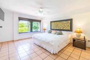 1 dormitorio, tabla de planchar con plancha, wifi y ropa de cama