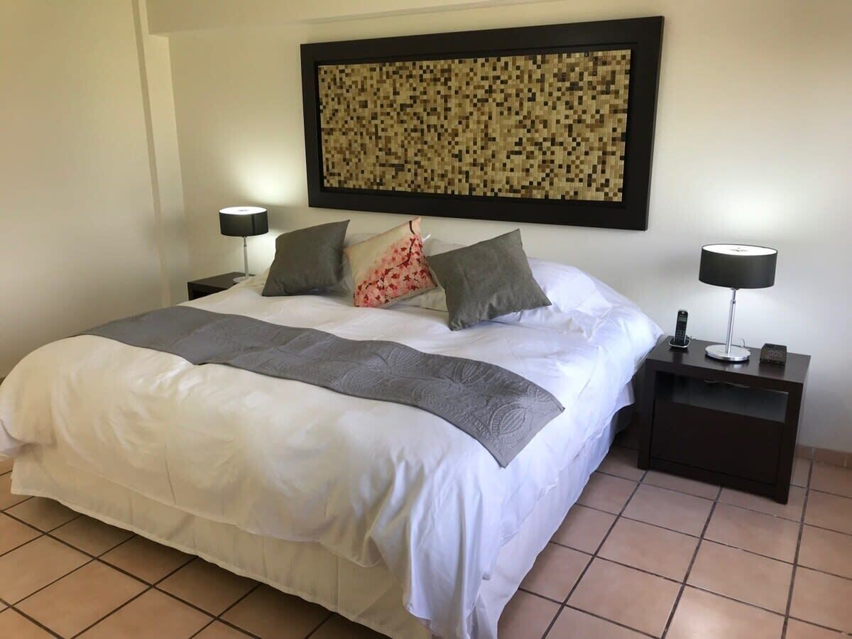 1 habitación, tabla de planchar con plancha, wifi y ropa de cama 