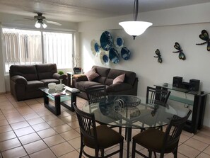 TV, stereoanlegg og kontorer