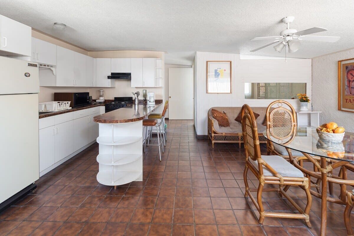 冰箱、微波炉、烤箱、炉灶