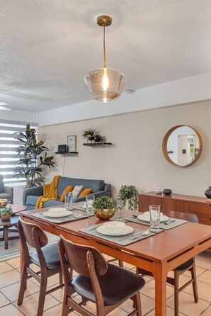 Dining - +MS +Extraordinaria Suite +Av. Tecnológico +S4 (Santiago de Querétaro)