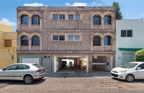 Exterior - +MS +Extraordinaria Suite +Av. Tecnológico +S4 (Santiago de Querétaro)