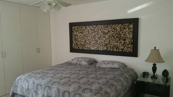 2 quartos, ferros/tábuas de passar roupa, Wi-Fi, roupa de cama