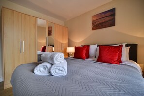 1 bedroom, laptop workspace, iron/ironing board, free WiFi - Adelaide Apartment - 1 bedroom (Luton)