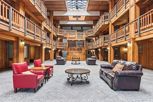 Idyllic Condo in the Heart of Breck! Kitchen/Bath Upgrades, Onsite Hot Tubs