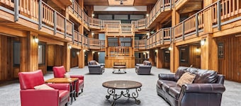 Idyllic Condo in the Heart of Breck! Kitchen/Bath Upgrades, Onsite Hot Tubs