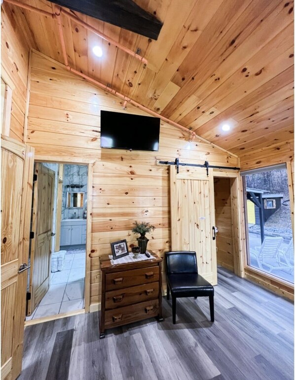 Interior - Baby Bungalow in the Woods - Convenient to Everything! (Pigeon Forge)