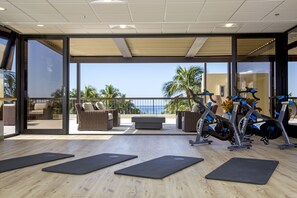 Fitness facility - 2BOF2 Aston Waikiki Beach Tower: 2 Br with Ocean Front Views & Full Kitchen (Honolulu)