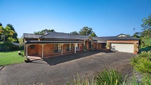 Exterior - Bellbird Escape - Listen to the Bellbirds (Kincumber)