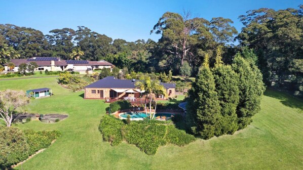 Exterior - Bellbird Escape - Listen to the Bellbirds (Kincumber)