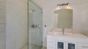 Bathtub