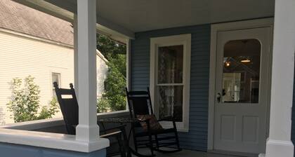 charming 3 bedroom house in quiet neighborhood 3 miles to horse show by the bay