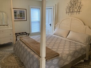 3 bedrooms, desk, free WiFi, bed sheets