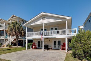 Exterior - Carolina Beach 1st Floor w/Porch-Walk to Ocean! (Carolina Beach)