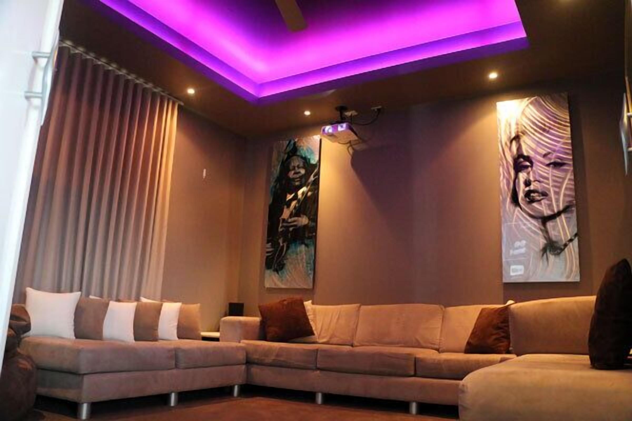 Private Mountain Retreat - A Stones Throw from all the Gold Coast Attractions