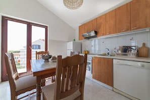 Fridge, oven, stovetop, toaster