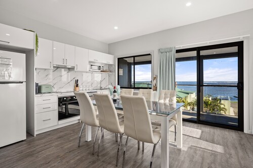 UNIT 2  OPPOSITE BEACH, RIVER ,HOTEL,CLUB,WALKING DISTANCE TO ALL VENUES ETC..
