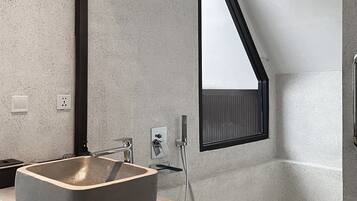 Deluxe Rooftop Sky View (Private Room) | Komfortbadewanne